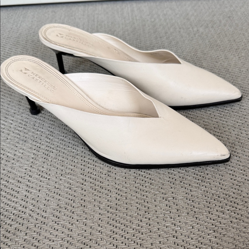 Mercedes Castillo Cream Women's Mules 9.5